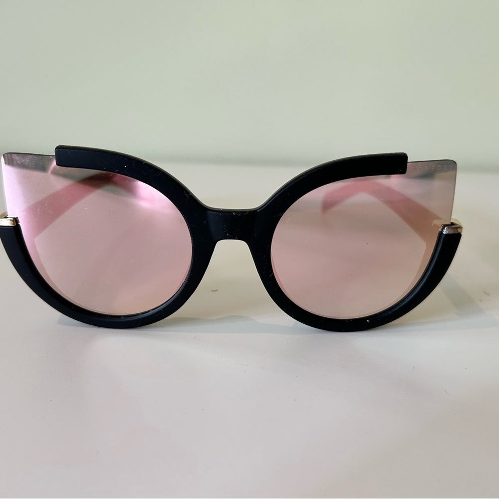 Women’s Top Fox “Chloe” sunglasses. Excellent condition.
